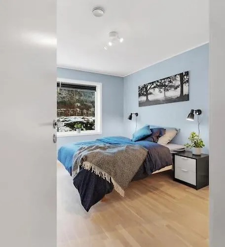 아파트 Stor Og Moderne I Indre Arna Gratis Parkering!! 베르겐