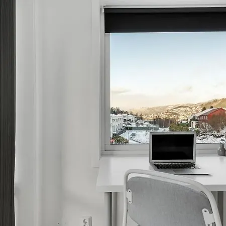 Stor Og Moderne I Indre Arna Gratis Parkering!! Bergen