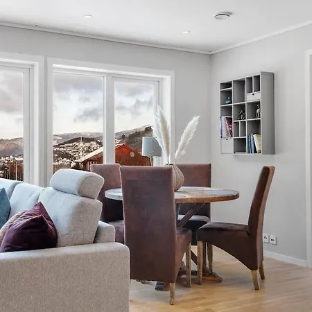 Stor Og Moderne I Indre Arna Gratis Parkering!! * 卑爾根