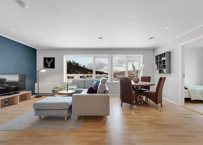 Stor Og Moderne I Indre Arna Gratis Parkering!! Appartement