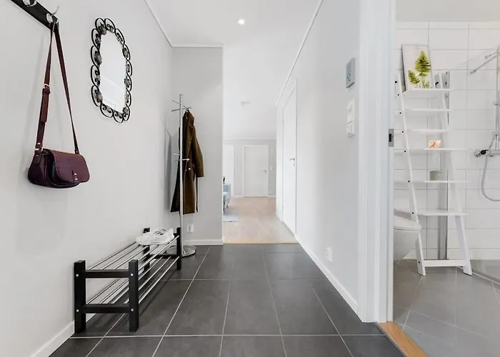 Stor Og Moderne I Indre Arna Gratis Parkering!!