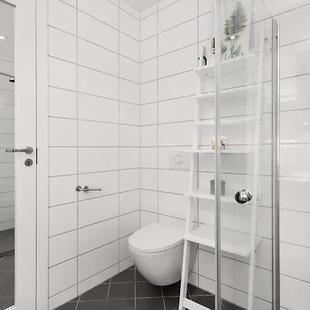 Stor Og Moderne I Indre Arna Gratis Parkering!!