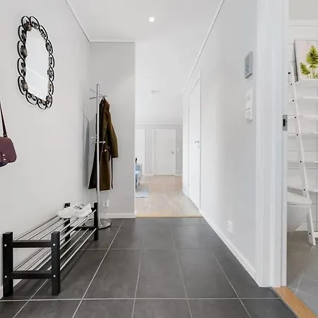 Stor Og Moderne I Indre Arna Gratis Parkering!!