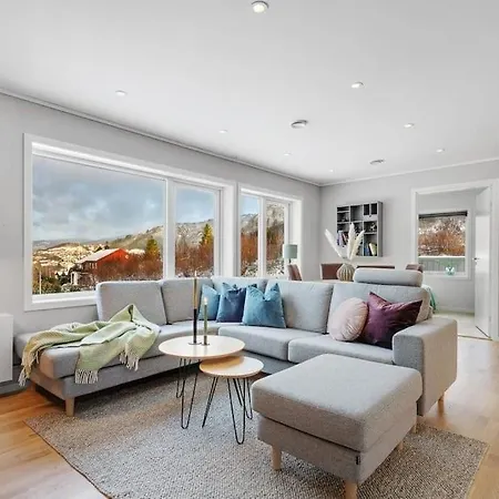 Stor Og Moderne I Indre Arna Gratis Parkering!! דירה *